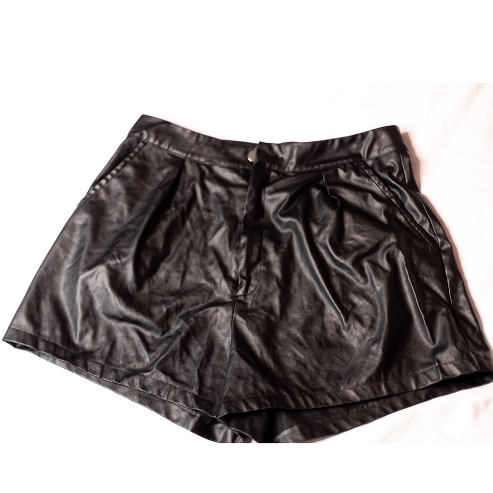 PrettyLittleThing Leather Shorts - US10